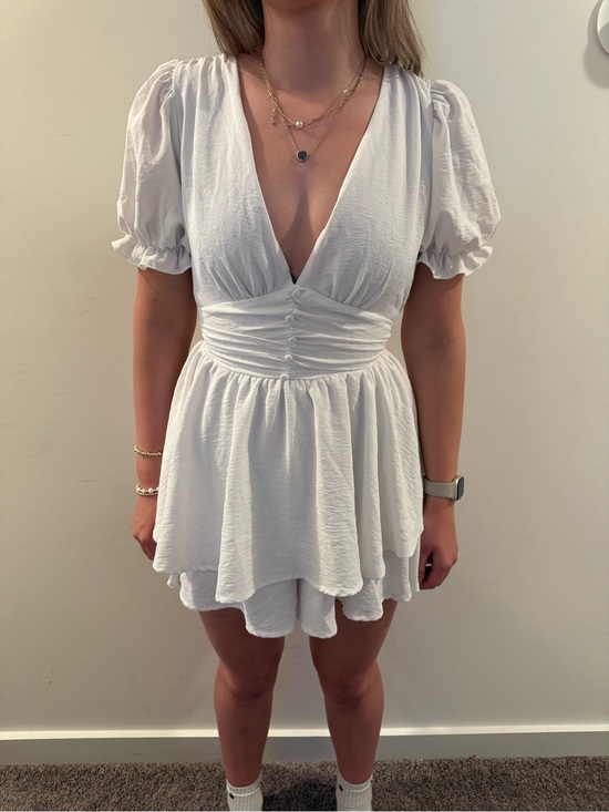 Windsor Dresses & Skirts - Windsor White Puff Sleeve V-Neck Mini Dress